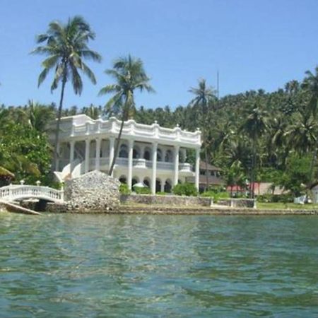 Blue Crystal Beach Resort Puerto Galera Kültér fotó