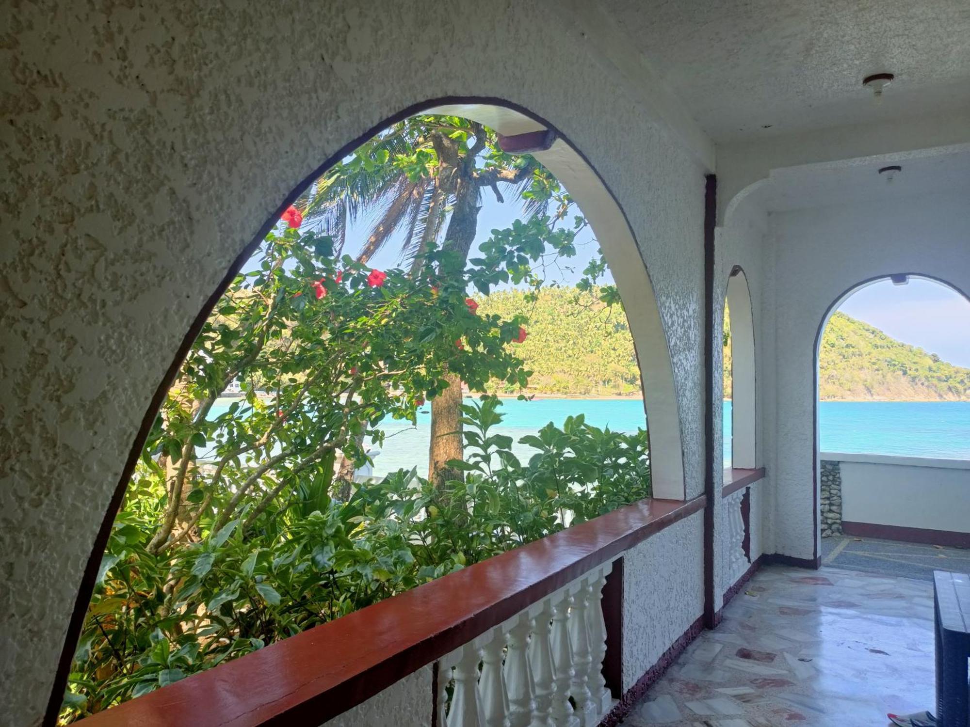 Blue Crystal Beach Resort Puerto Galera Kültér fotó