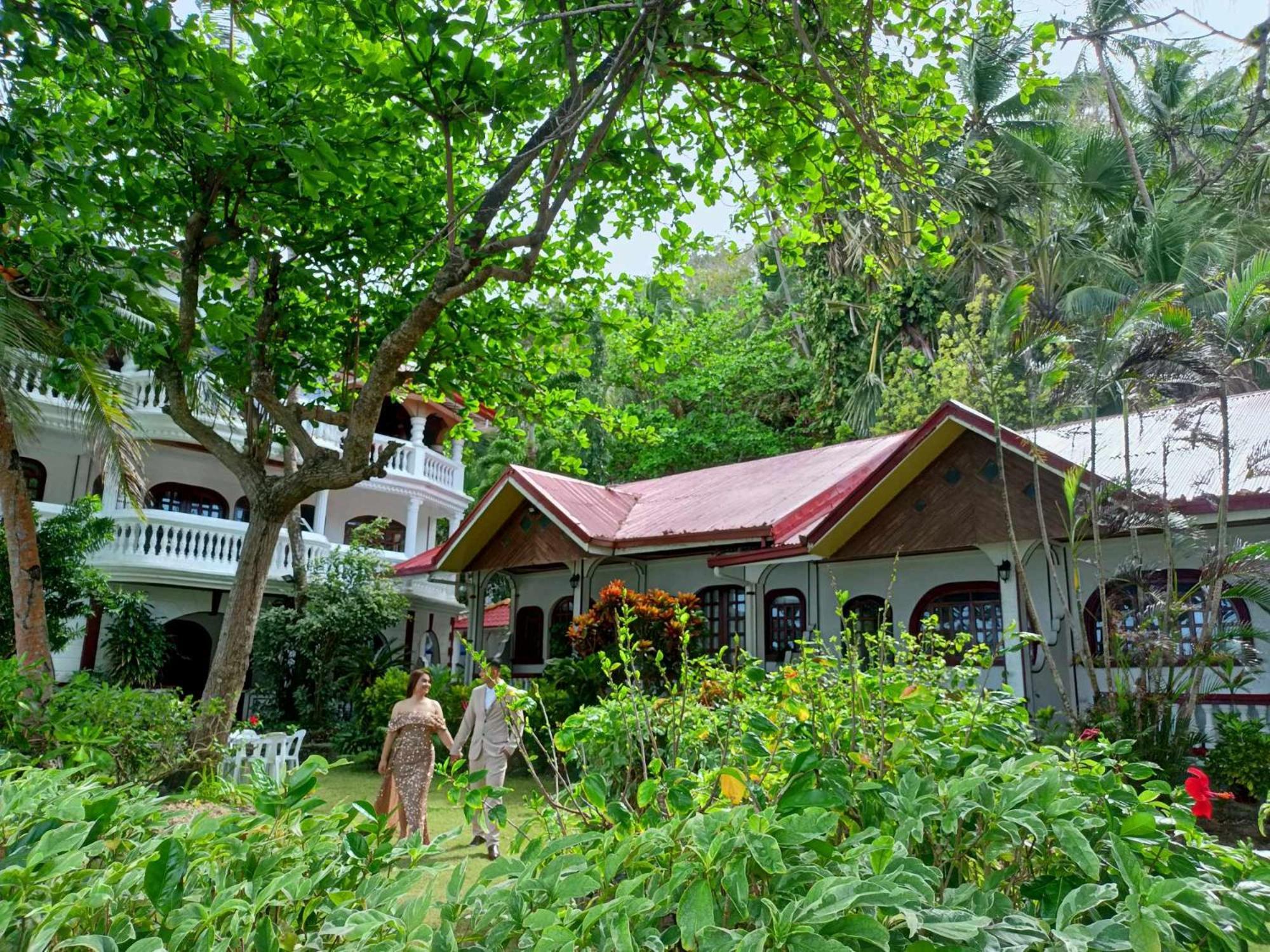 Blue Crystal Beach Resort Puerto Galera Kültér fotó