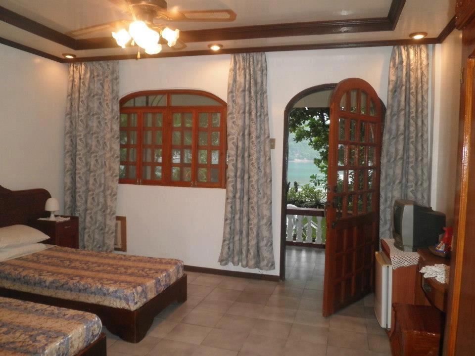 Blue Crystal Beach Resort Puerto Galera Kültér fotó