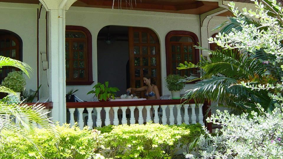 Blue Crystal Beach Resort Puerto Galera Kültér fotó